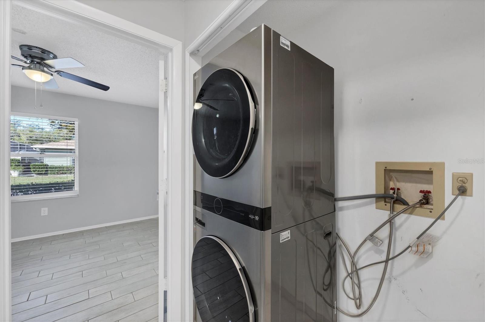 Image 20 of 30 For 4148 Center Pointe Circle 60a