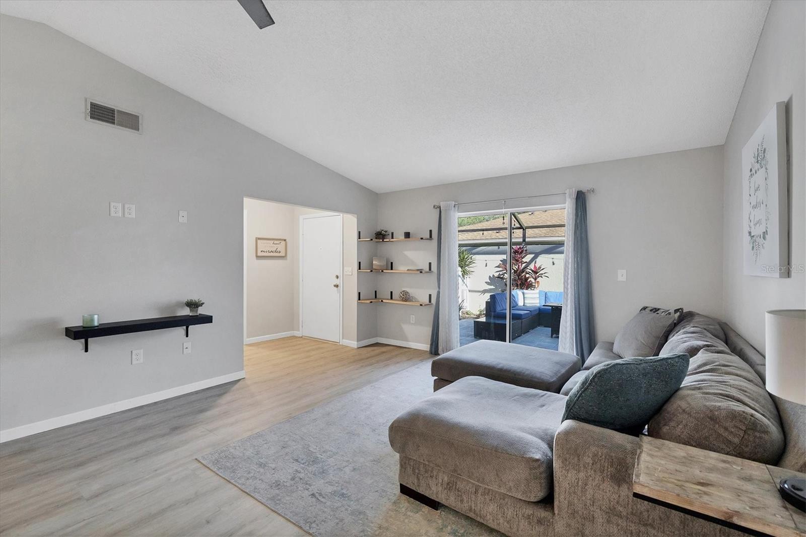 Image 6 of 30 For 4148 Center Pointe Circle 60a