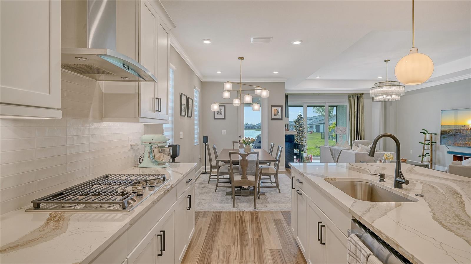 Image 14 of 75 For 17543 Savory Mist Circle