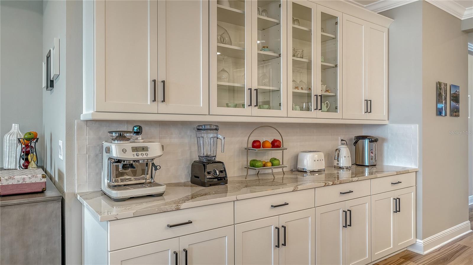 Image 16 of 75 For 17543 Savory Mist Circle