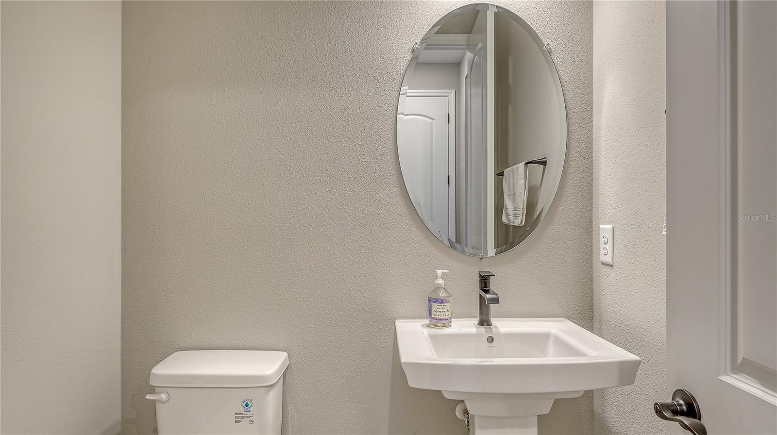 Image 18 of 75 For 17543 Savory Mist Circle