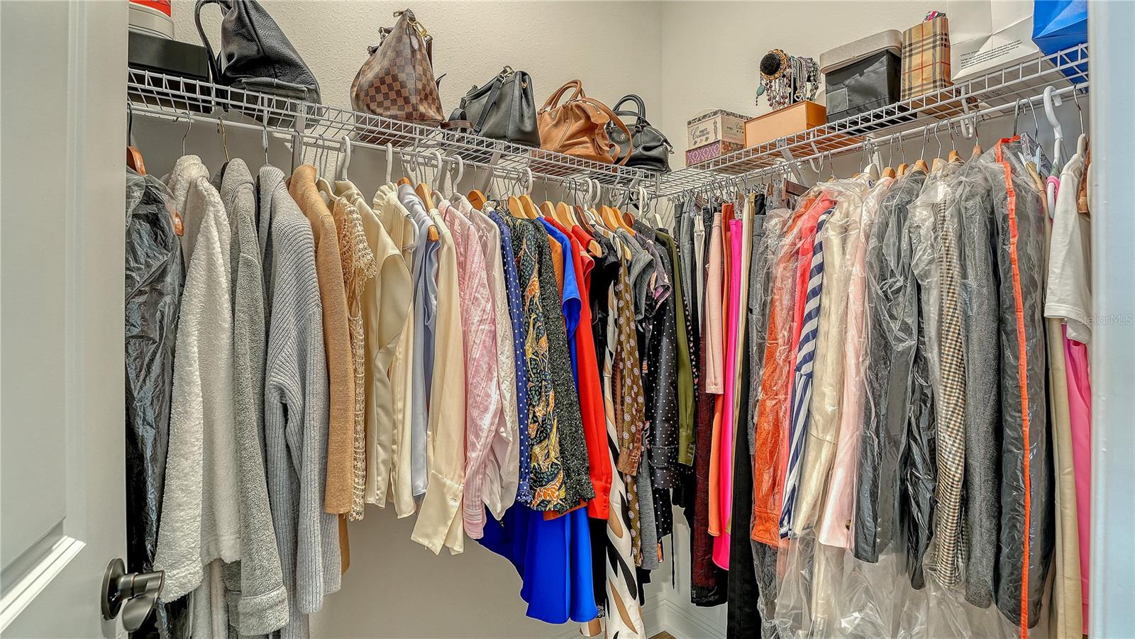 Image 23 of 75 For 17543 Savory Mist Circle