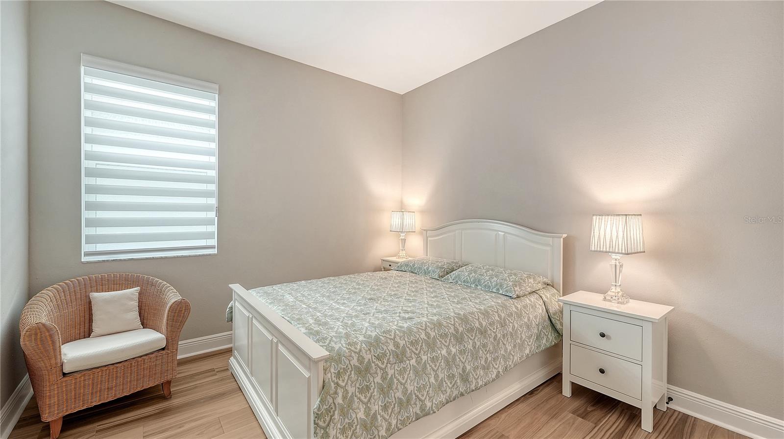 Image 28 of 75 For 17543 Savory Mist Circle