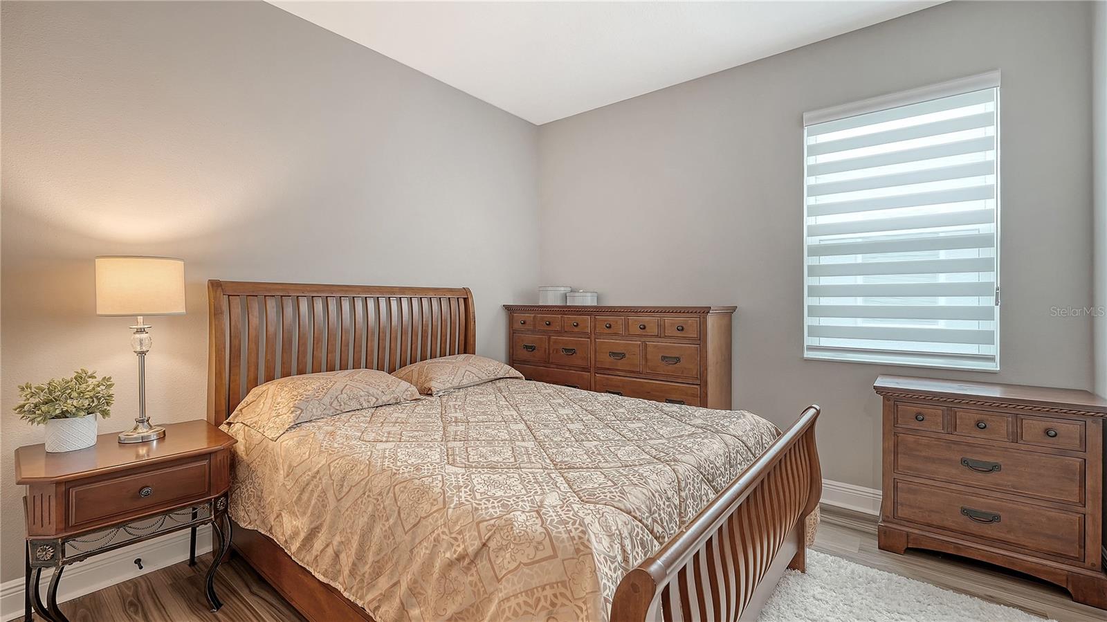 Image 31 of 75 For 17543 Savory Mist Circle