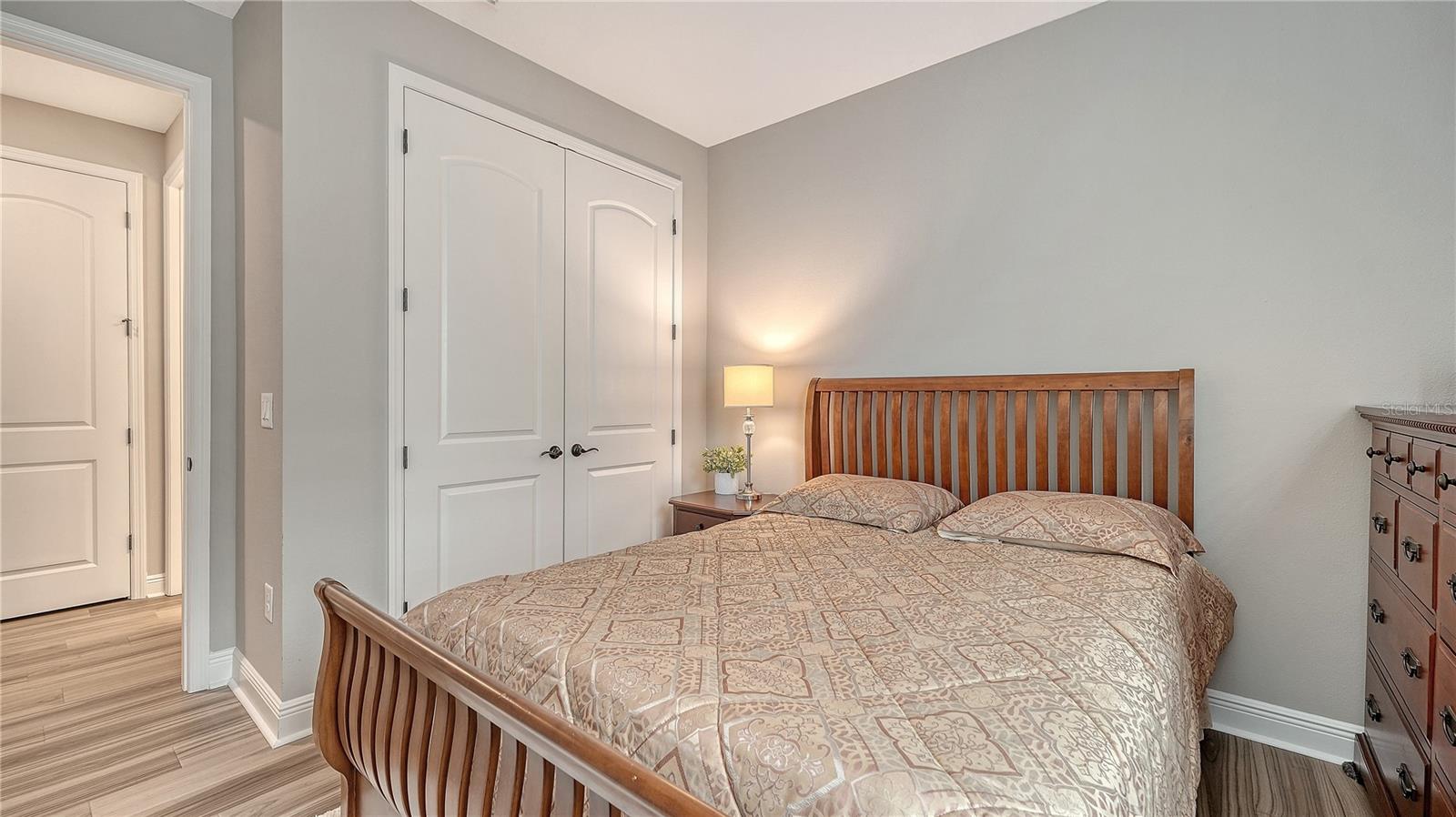 Image 32 of 75 For 17543 Savory Mist Circle