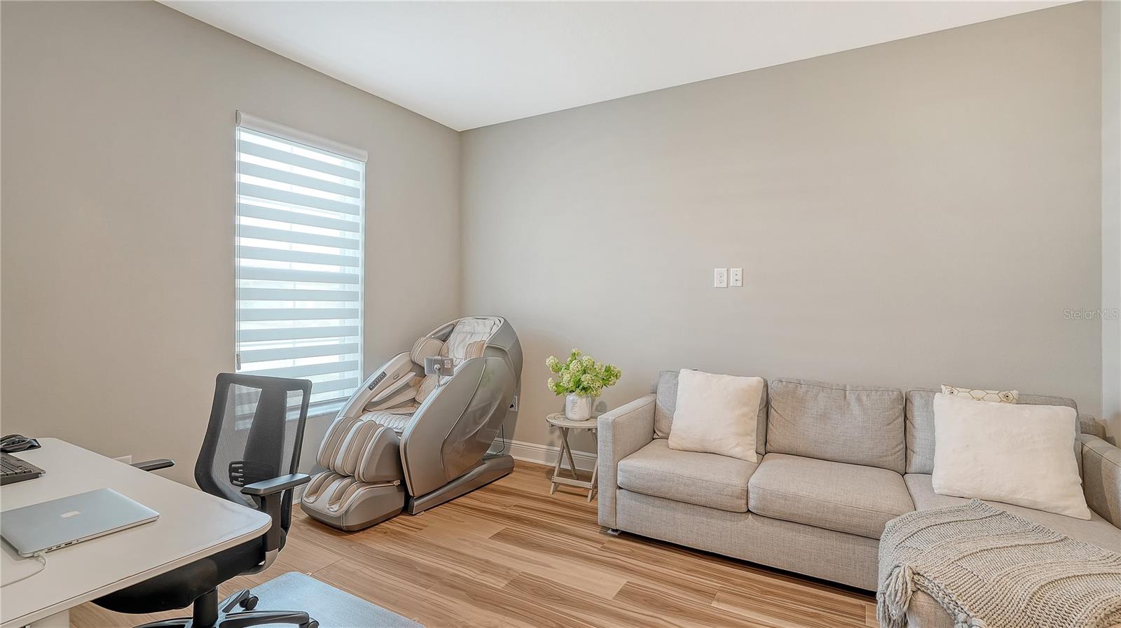 Image 5 of 75 For 17543 Savory Mist Circle