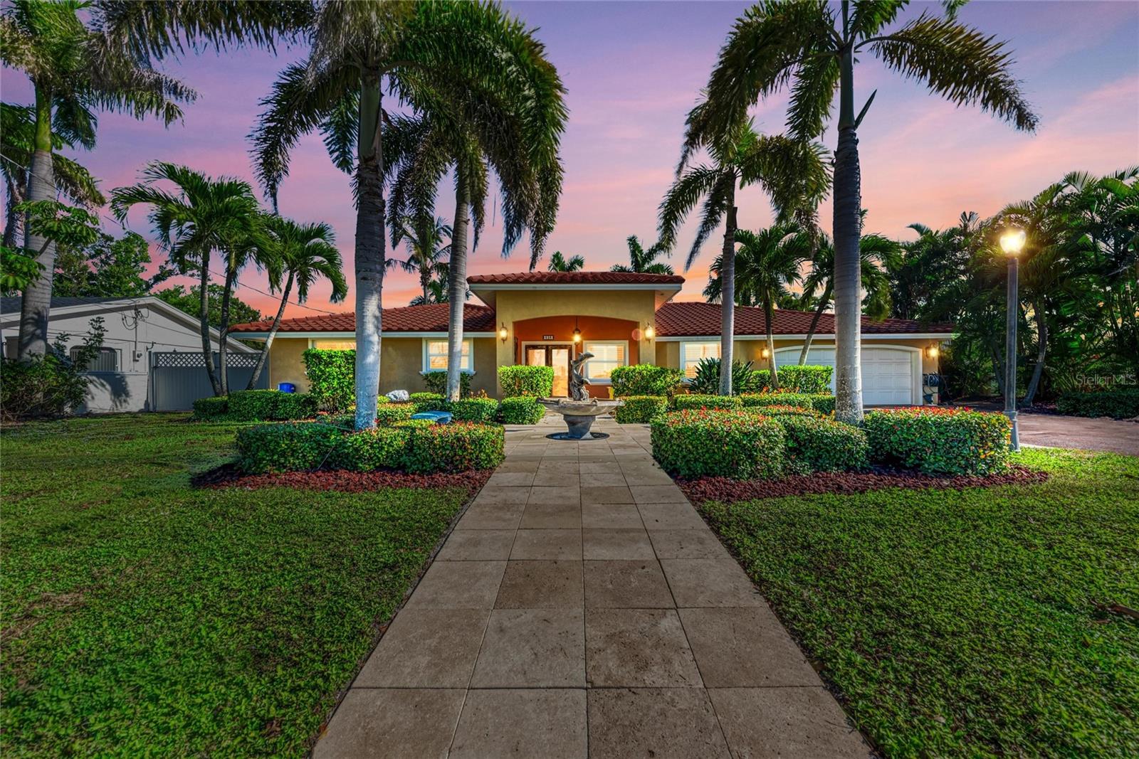 Details for 608 Hampshire Lane, HOLMES BEACH, FL 34217