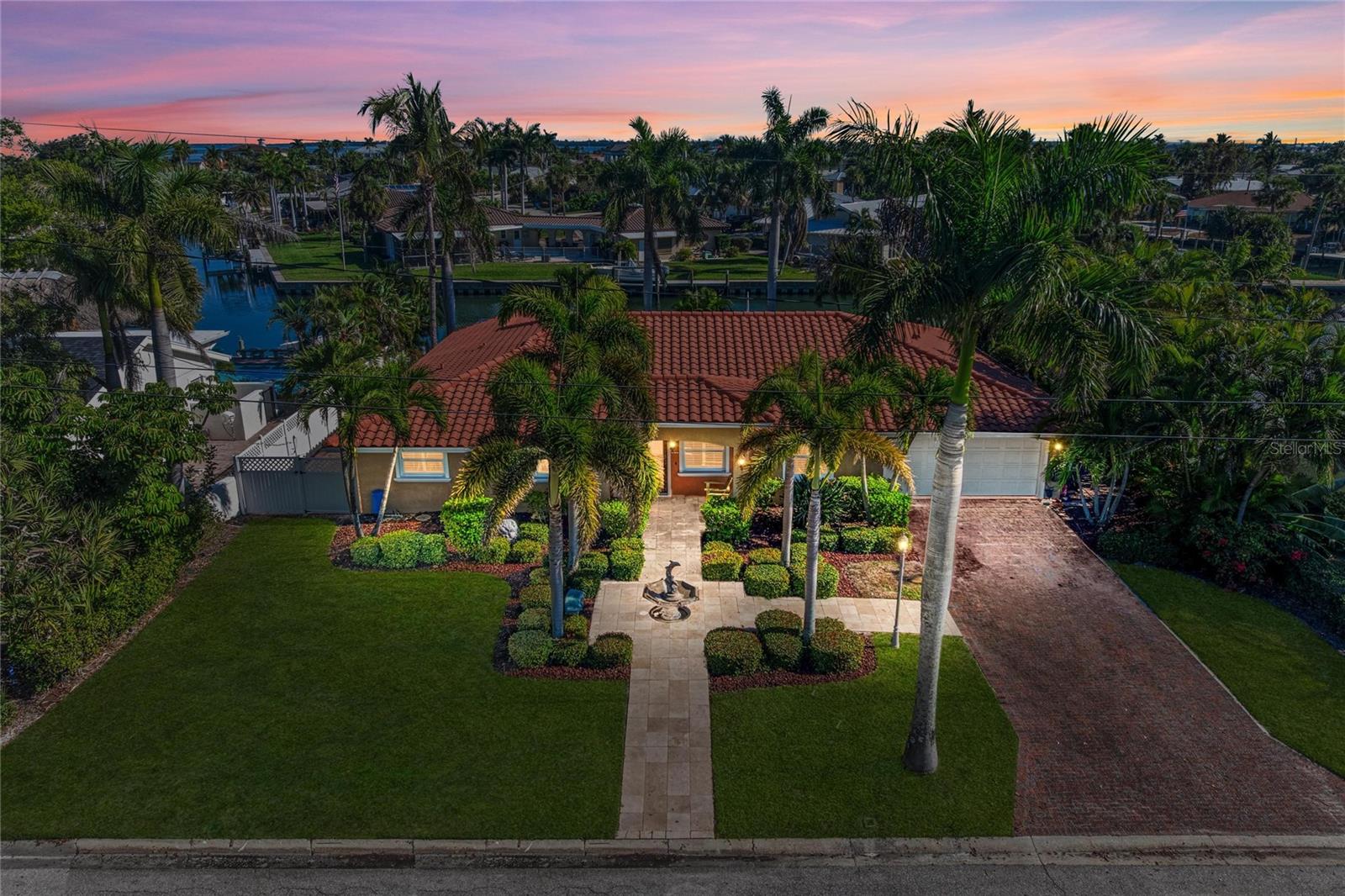 Image 3 of 68 For 608 Hampshire Lane