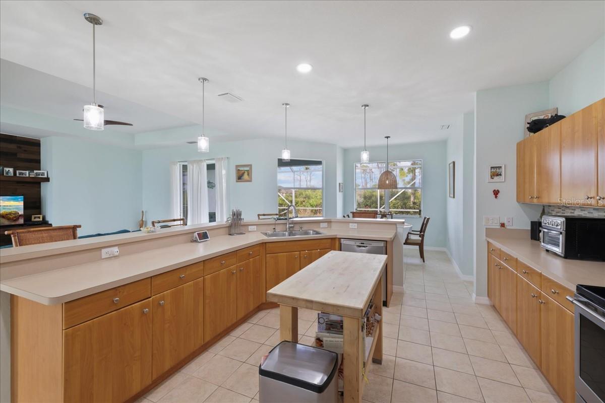 Image 11 of 45 For 8 And 10 Abaft Place