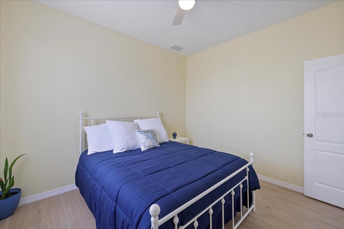 Image 23 of 45 For 8 And 10 Abaft Place