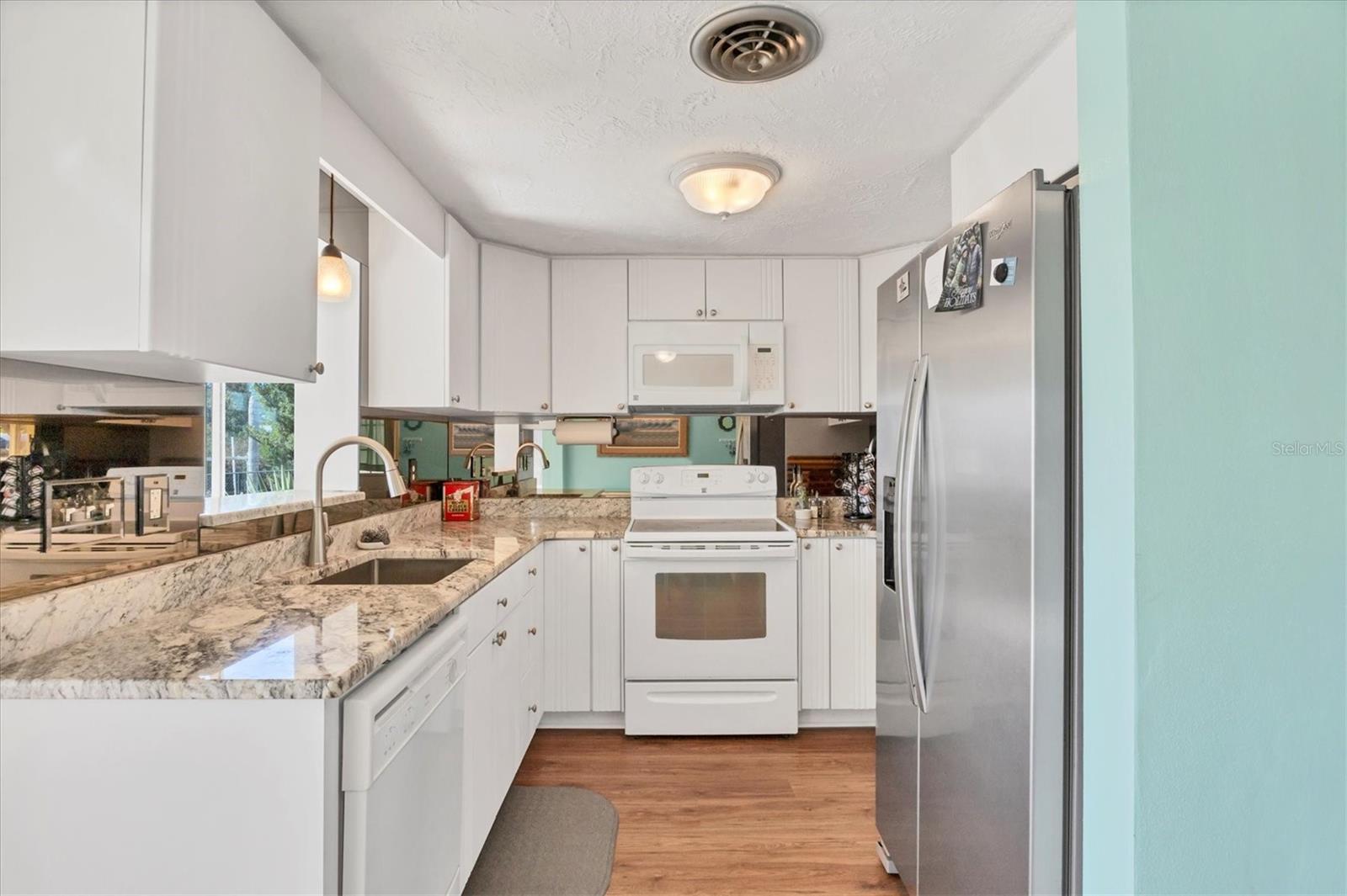 Image 11 of 43 For 825 5th Street