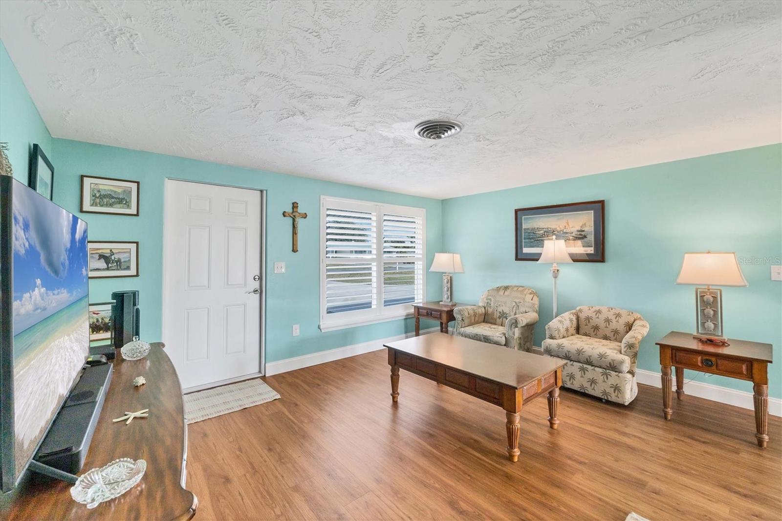 Image 6 of 43 For 825 5th Street