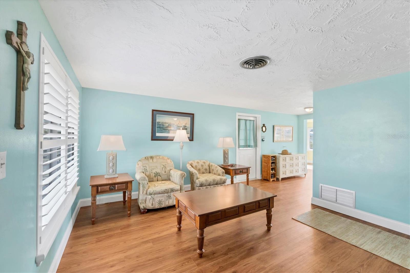 Image 7 of 43 For 825 5th Street