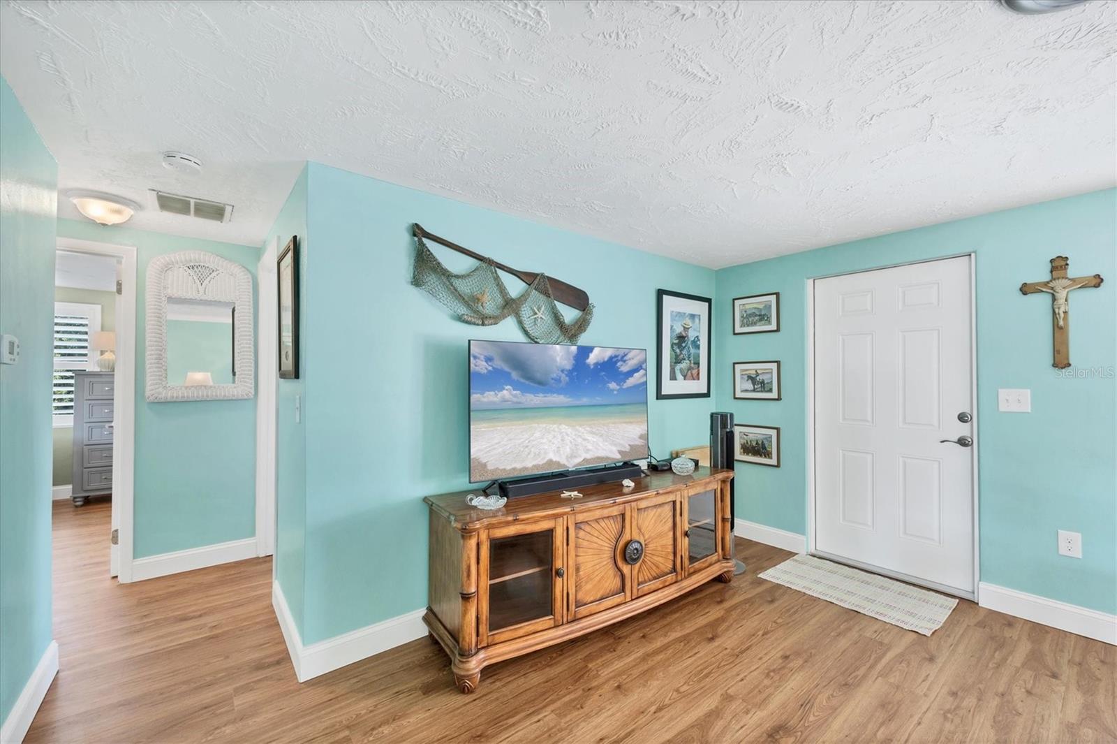 Image 8 of 43 For 825 5th Street