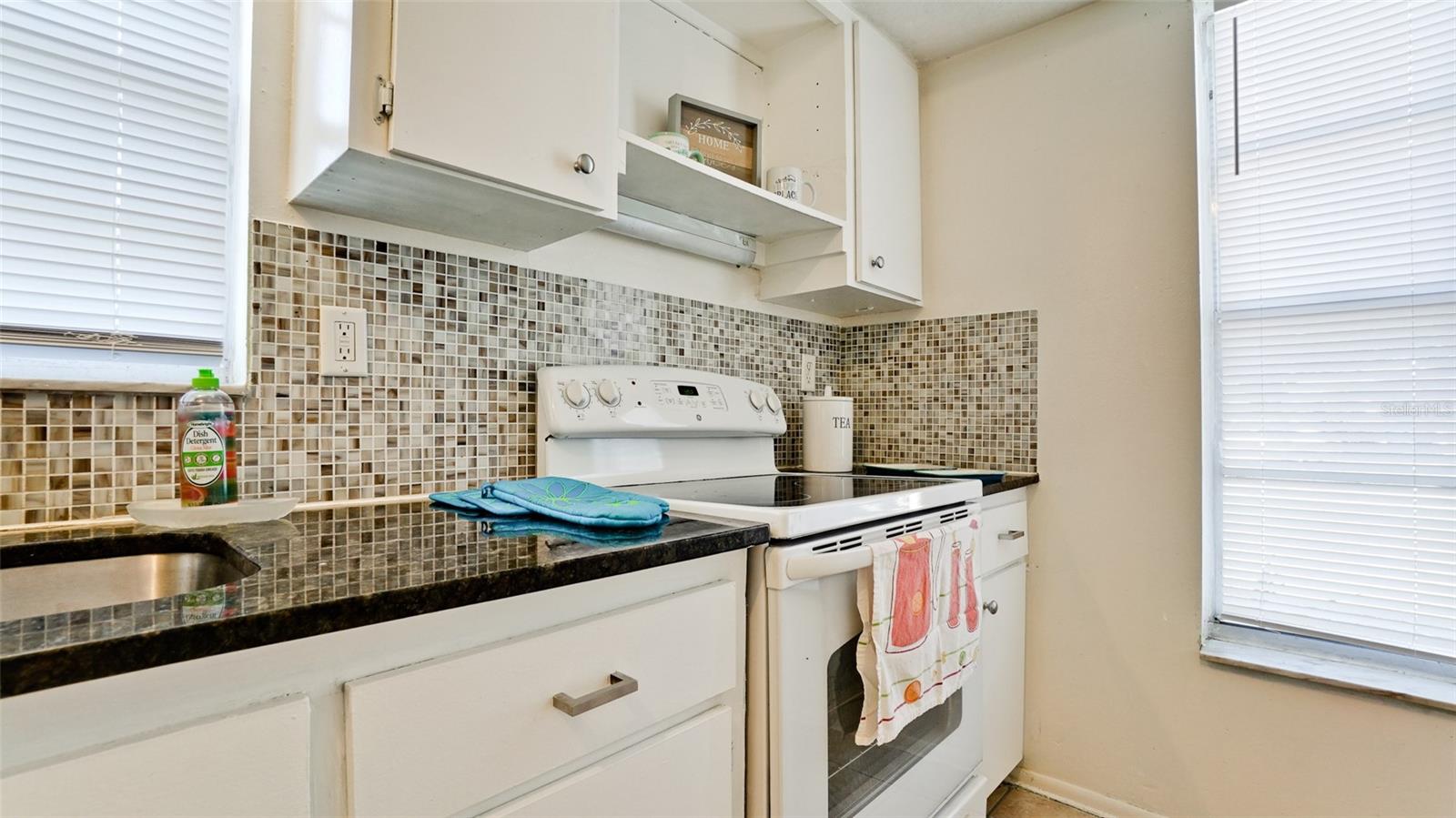 Image 5 of 50 For 7811 43rd Avenue Drive W 19-a