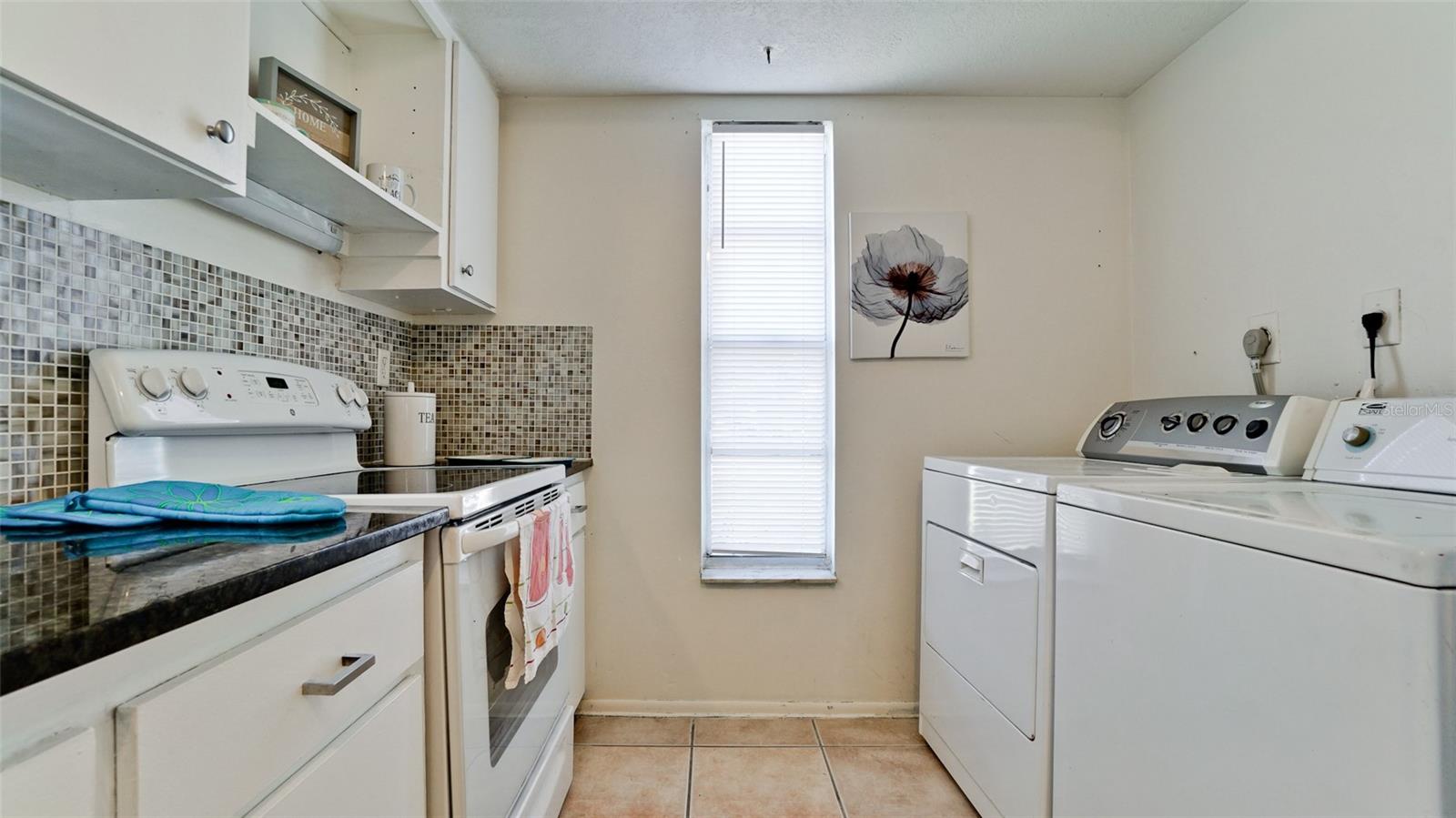 Image 6 of 50 For 7811 43rd Avenue Drive W 19-a