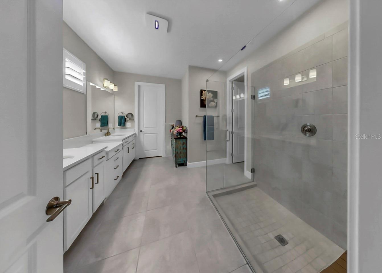 Image 22 of 59 For 11120 Devonbridge Drive