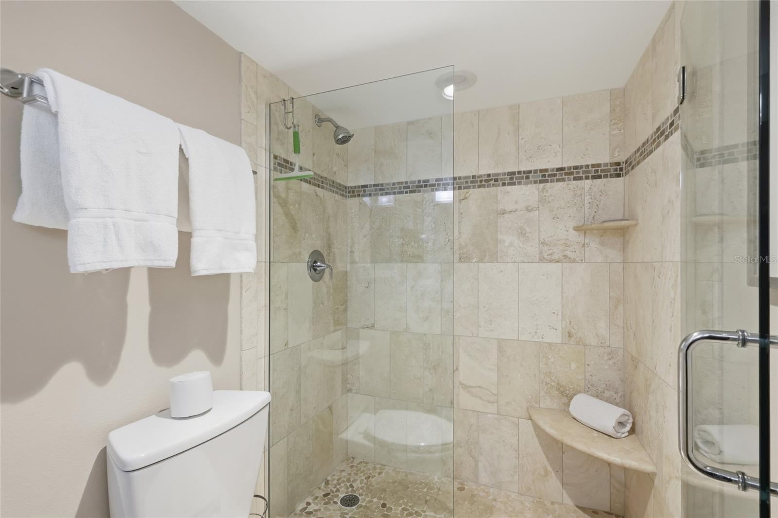 Image 27 of 62 For 1975 Gulf Of Mexico Drive G4-309