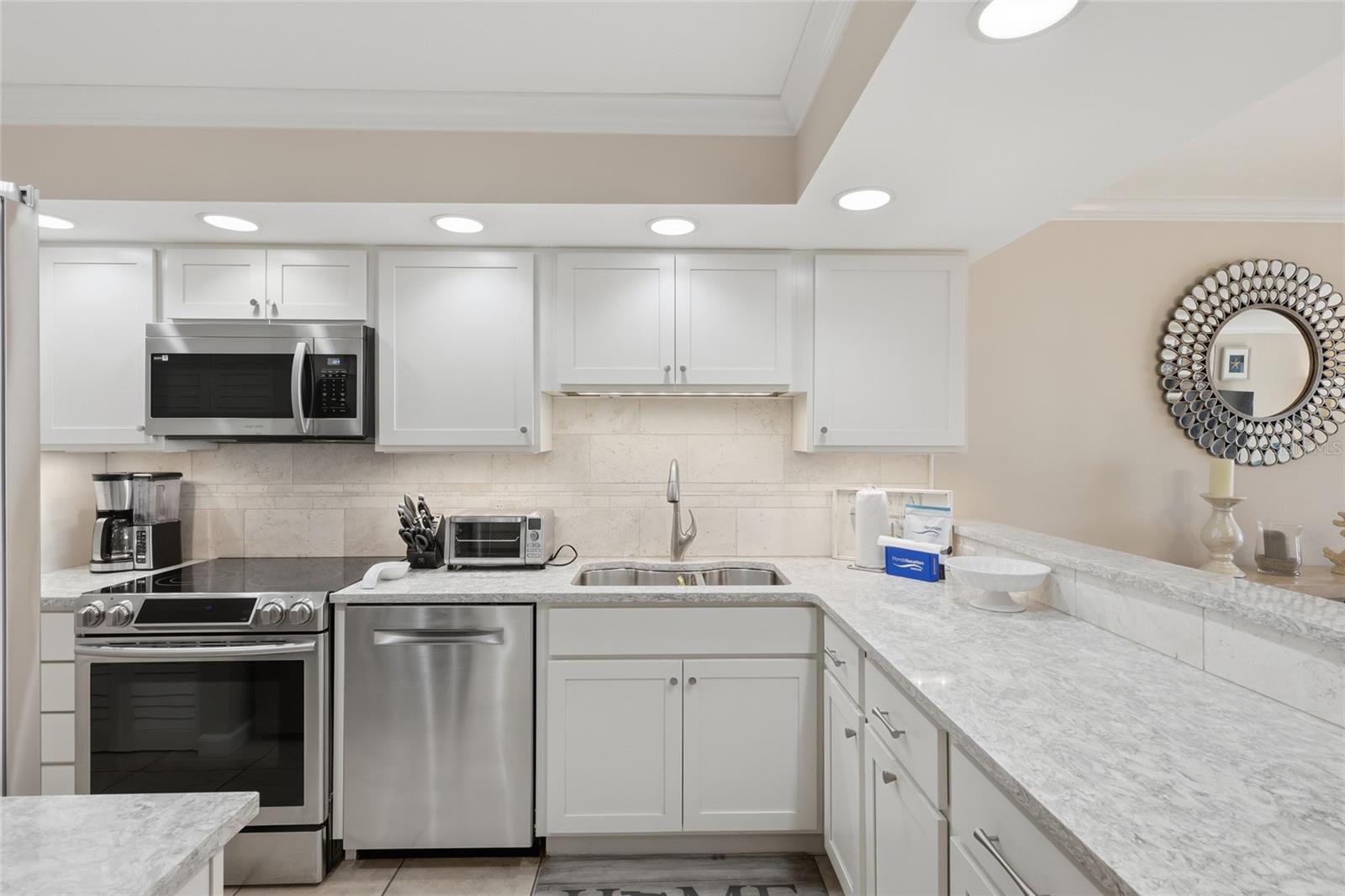 Image 9 of 62 For 1975 Gulf Of Mexico Drive G4-309