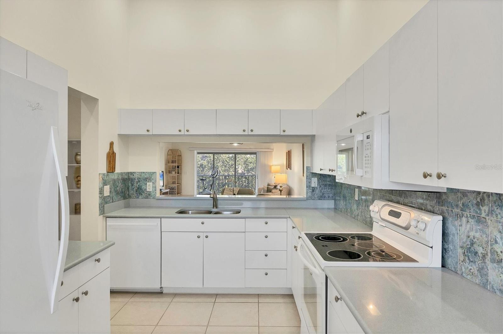 Image 14 of 78 For 8735 Olde Hickory Avenue 8303