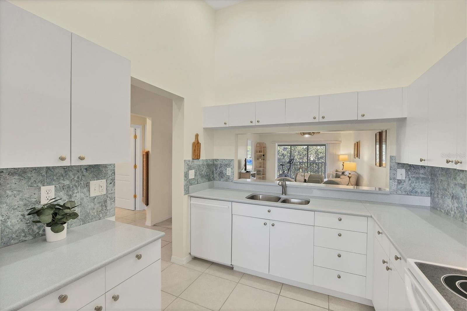 Image 15 of 78 For 8735 Olde Hickory Avenue 8303