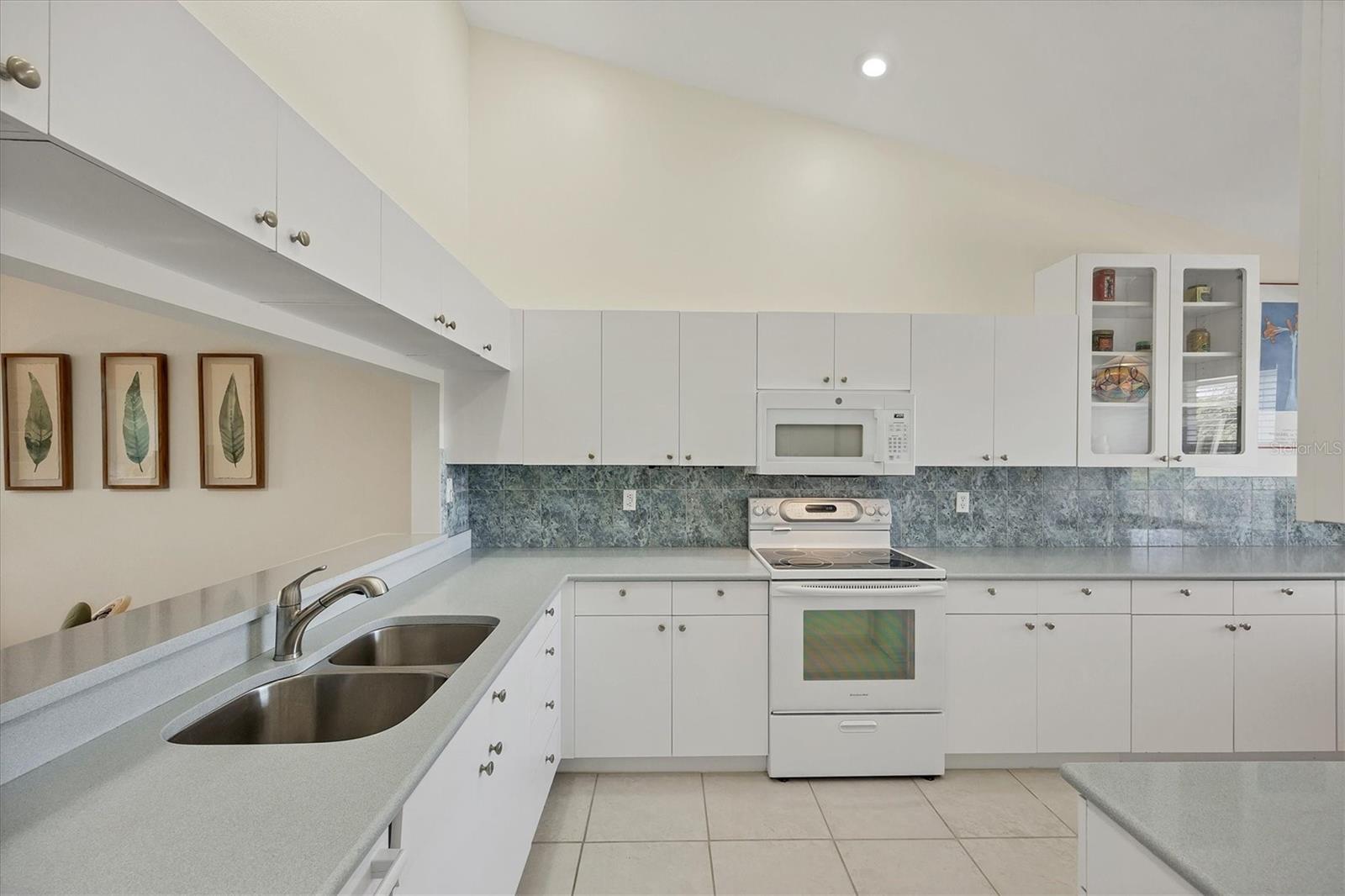 Image 16 of 78 For 8735 Olde Hickory Avenue 8303