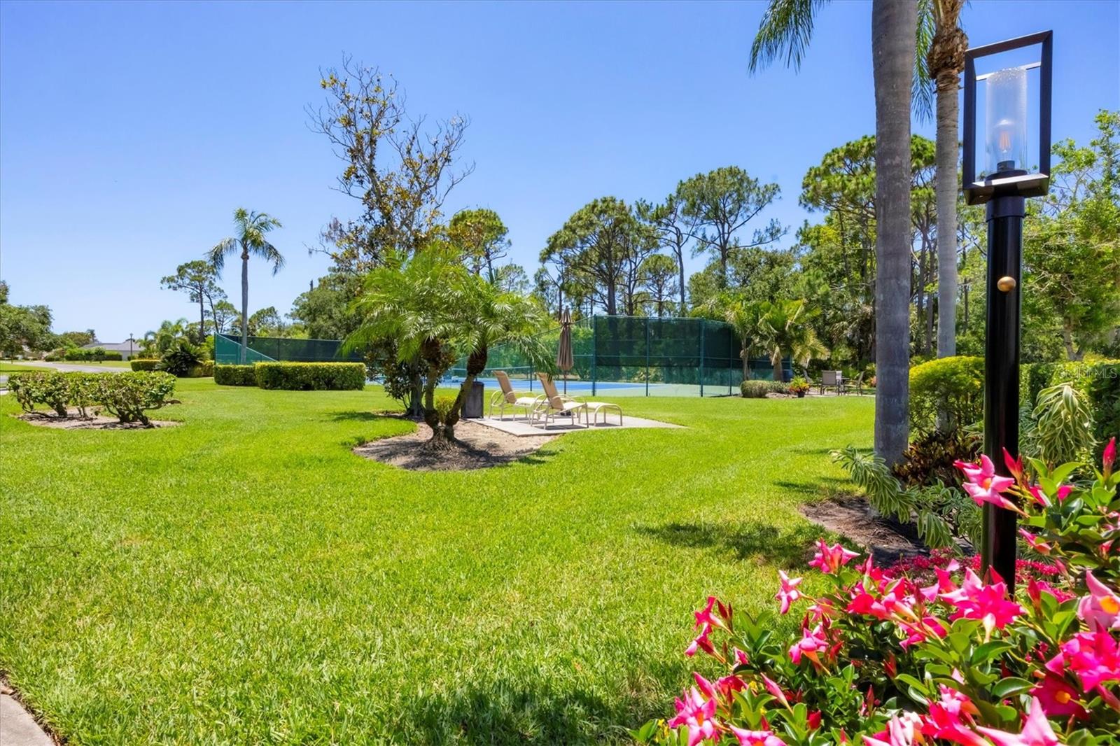 Image 41 of 78 For 8735 Olde Hickory Avenue 8303