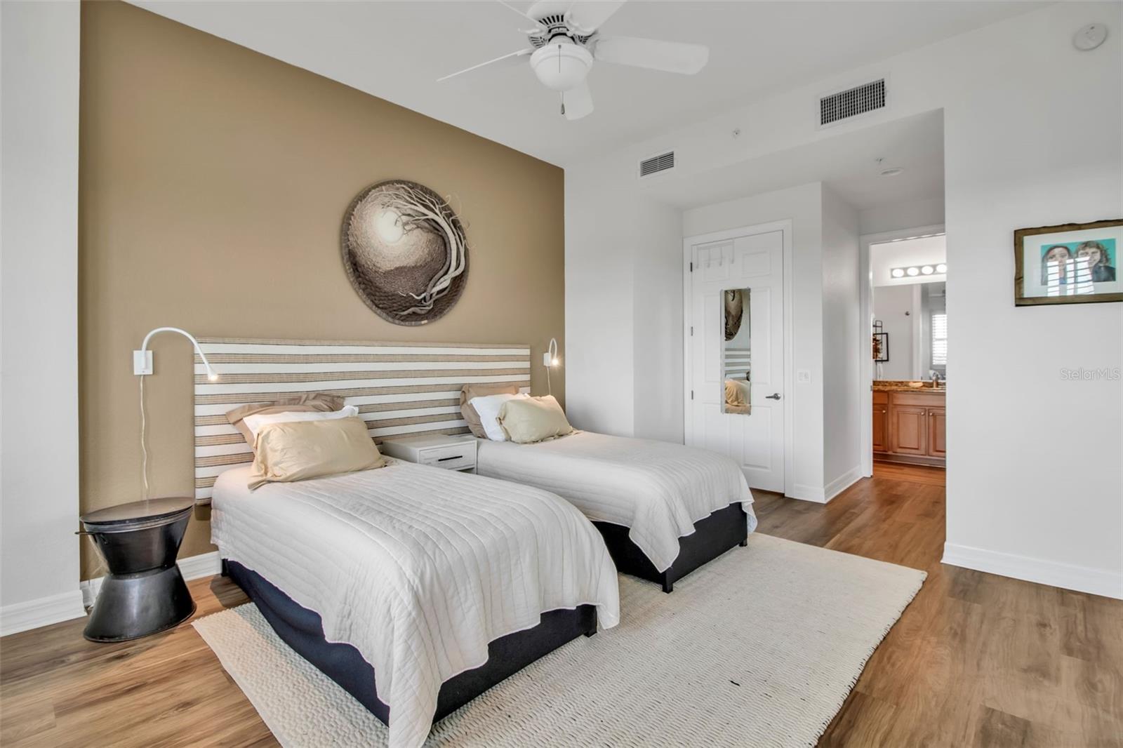 Image 24 of 43 For 6100 Jessie Harbor Drive 603