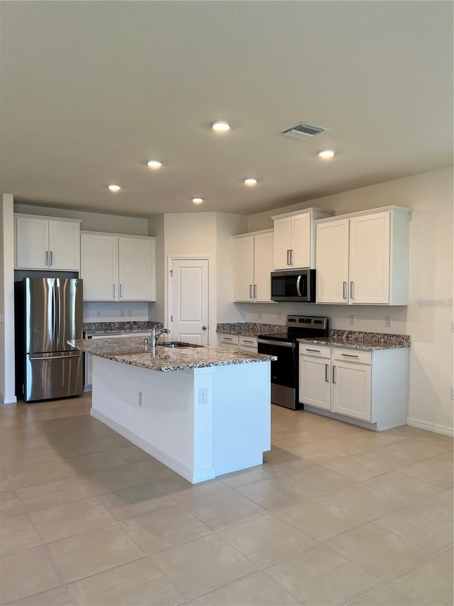 Image 24 of 60 For 10828 Charlotte Drive