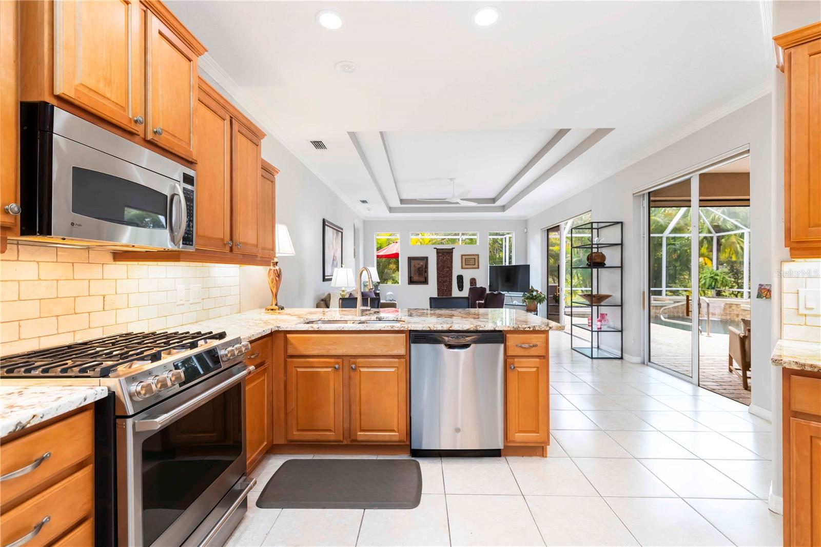 Image 19 of 84 For 7918 Edmonston Circle