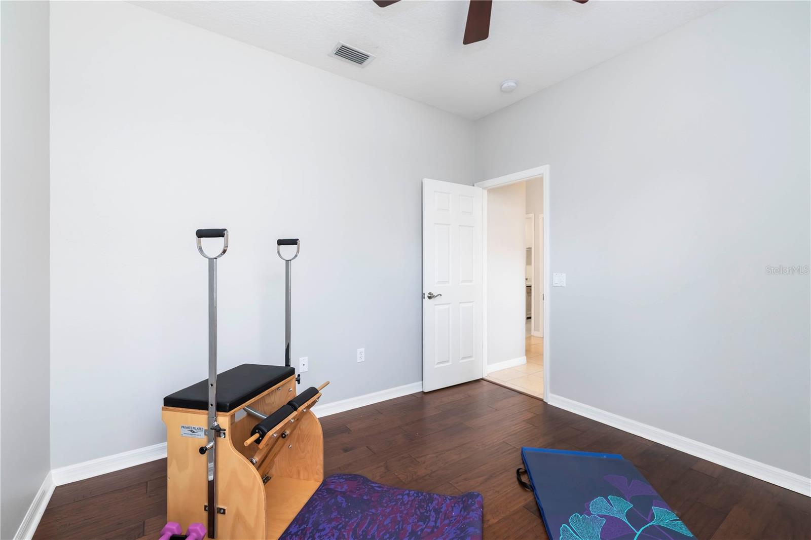 Image 33 of 84 For 7918 Edmonston Circle