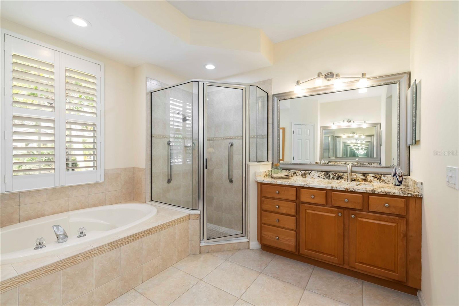 Image 39 of 84 For 7918 Edmonston Circle