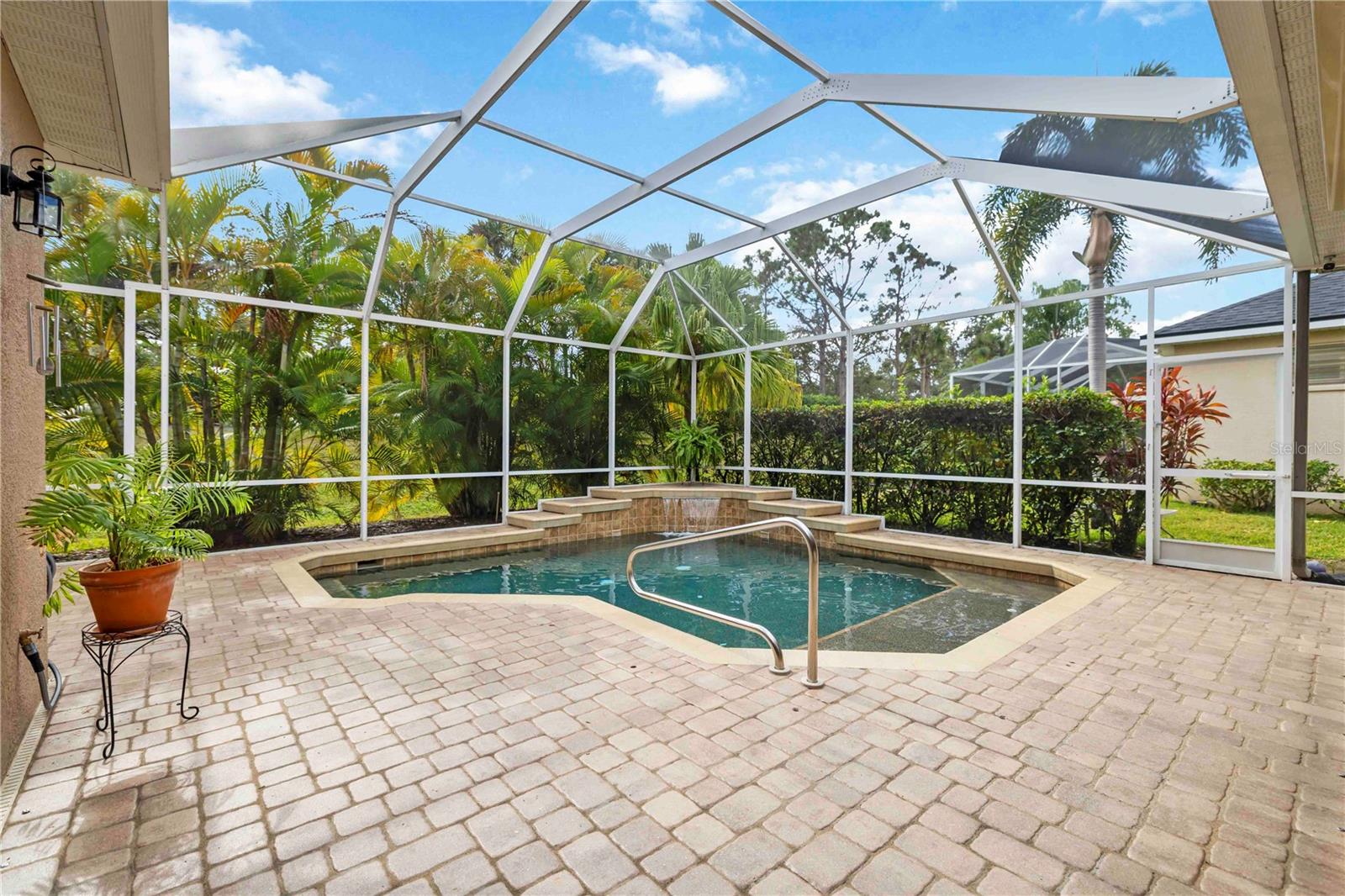 Image 42 of 84 For 7918 Edmonston Circle