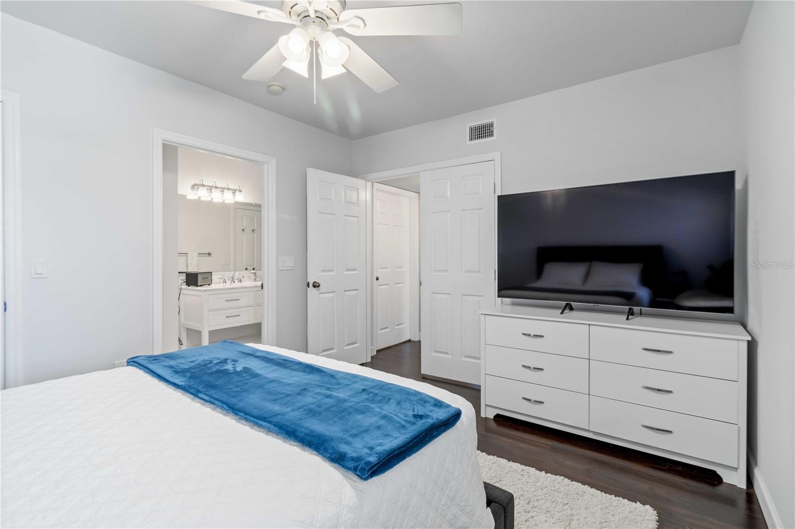 Image 17 of 33 For 1020 Villagio Circle 202