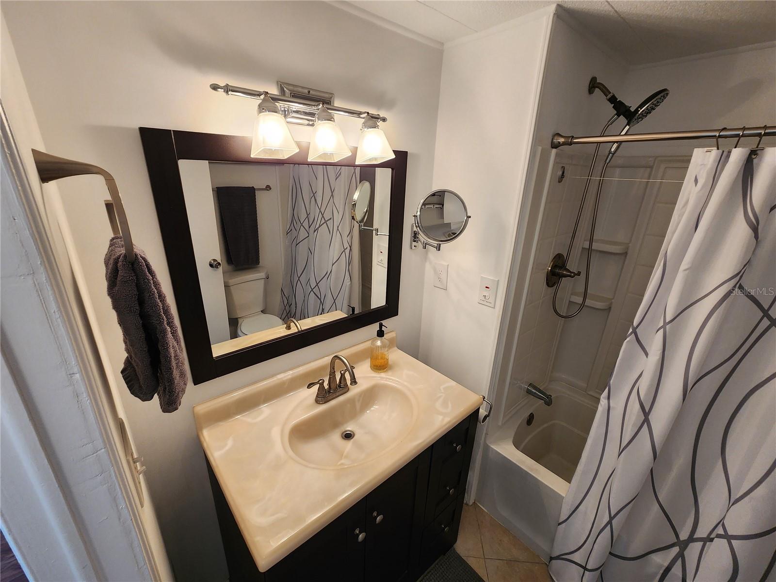 Image 12 of 27 For 2204 17th Street Court W