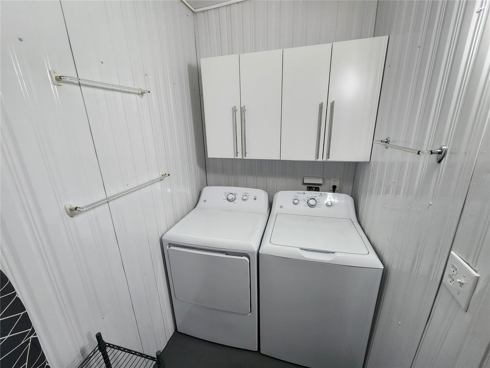 Image 23 of 27 For 2204 17th Street Court W