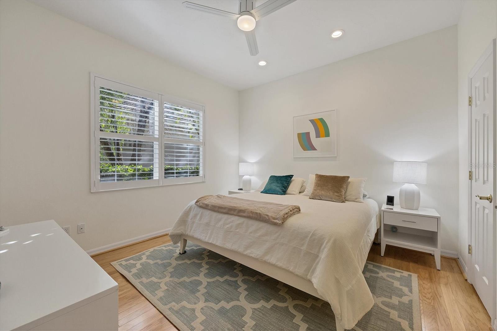 Image 22 of 76 For 8404 Abingdon Court