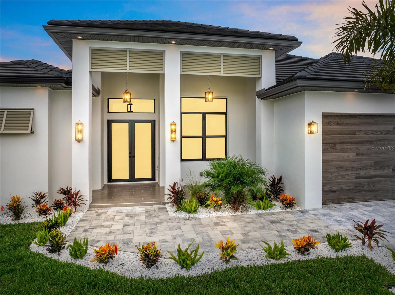 Image 3 of 45 For 109 35th Place