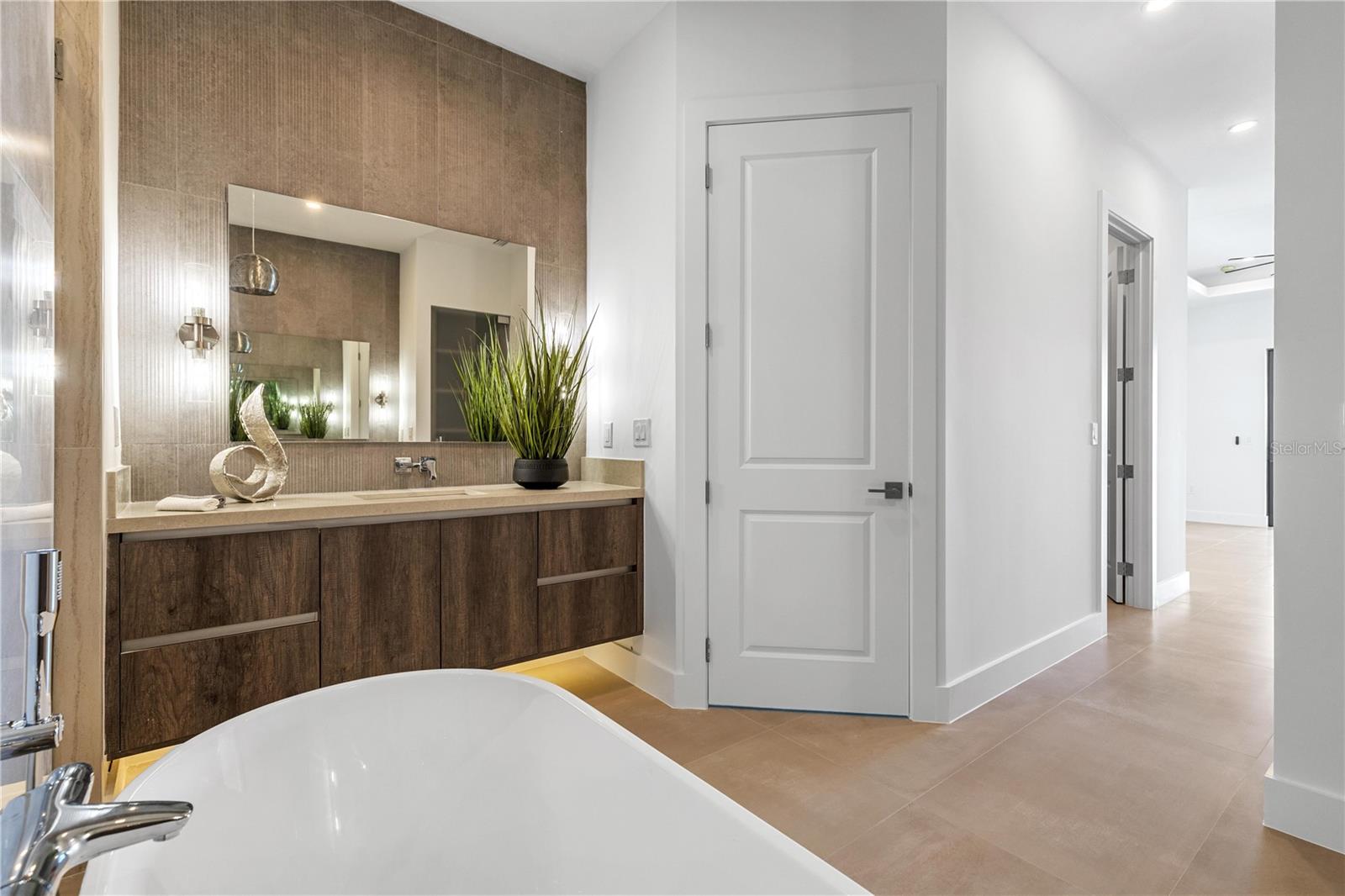 Image 33 of 45 For 109 35th Place