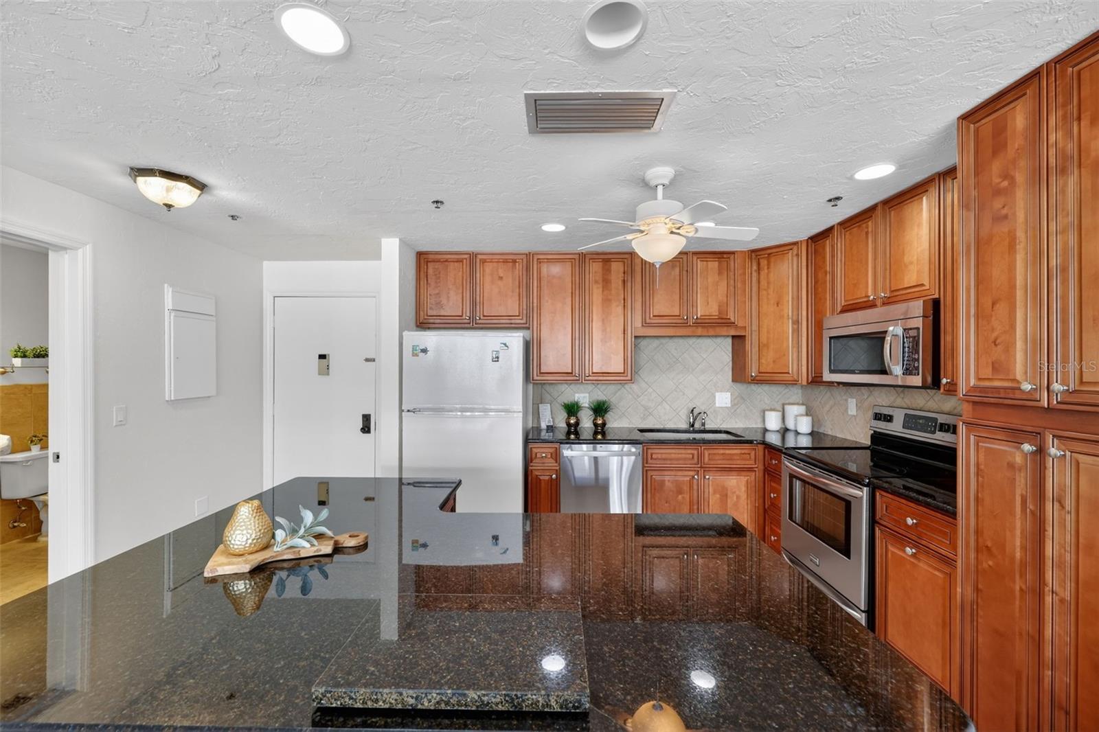 Image 12 of 39 For 1102 Benjamin Franklin Drive Ph 809