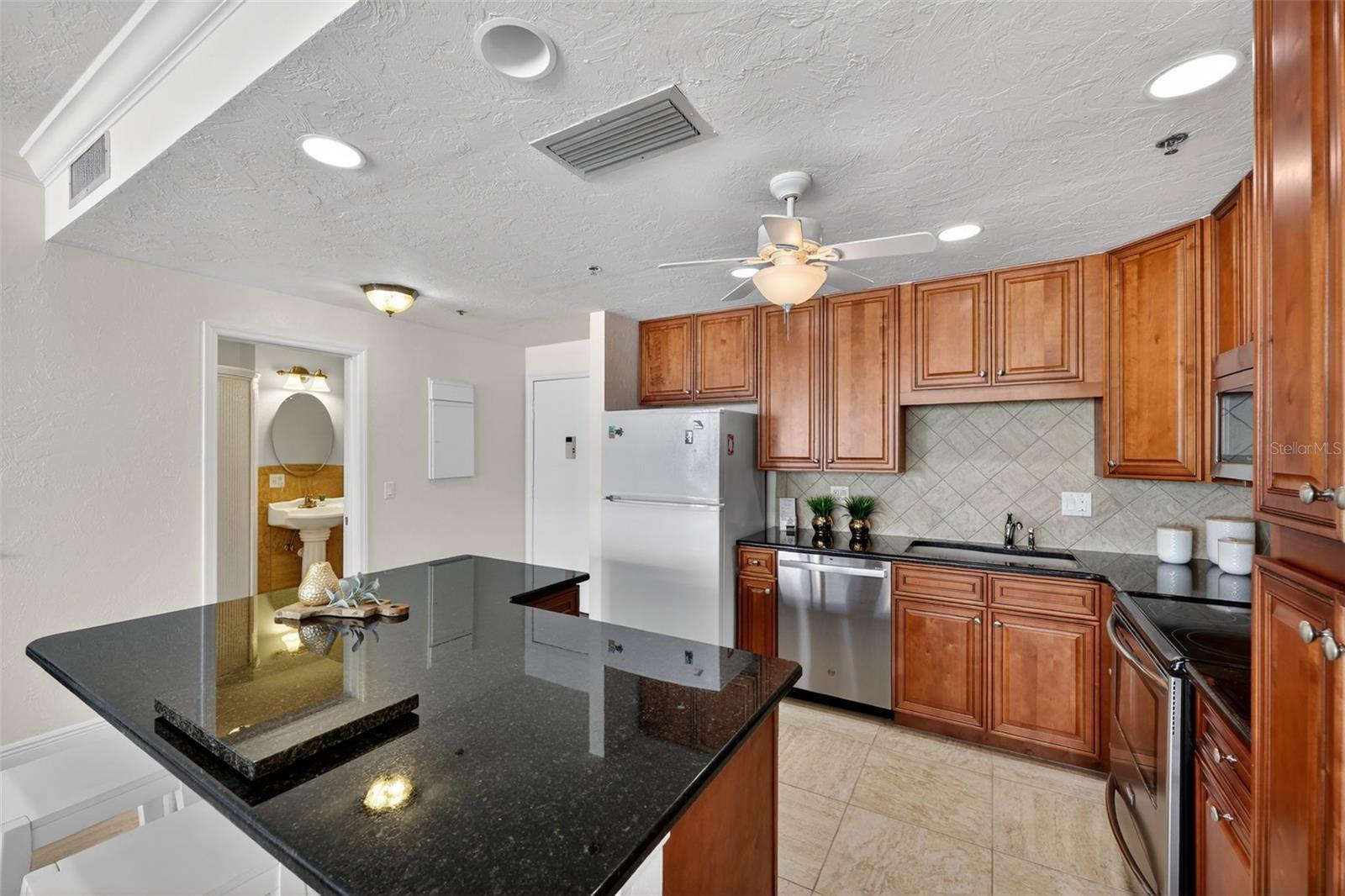 Image 13 of 39 For 1102 Benjamin Franklin Drive Ph 809