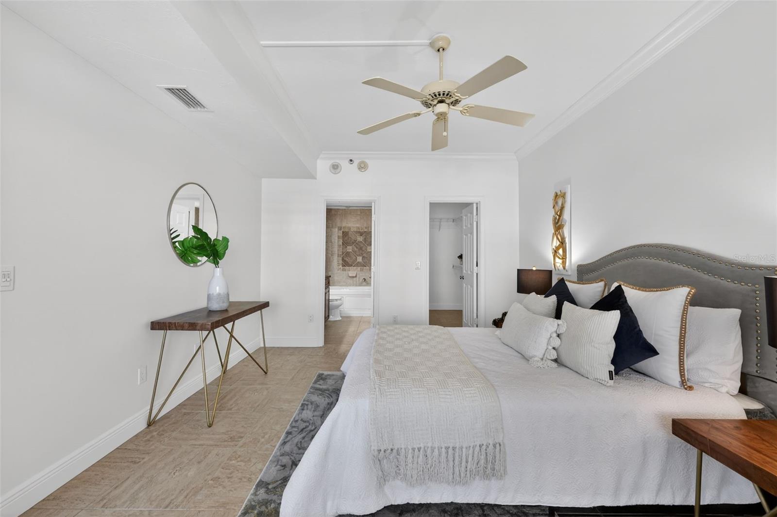 Image 20 of 39 For 1102 Benjamin Franklin Drive Ph 809