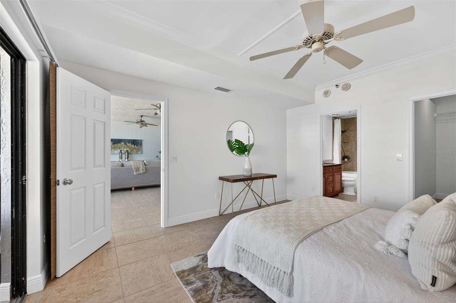 Image 24 of 39 For 1102 Benjamin Franklin Drive Ph 809