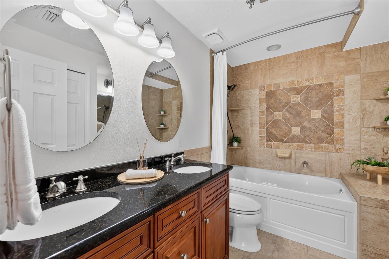 Image 25 of 39 For 1102 Benjamin Franklin Drive Ph 809