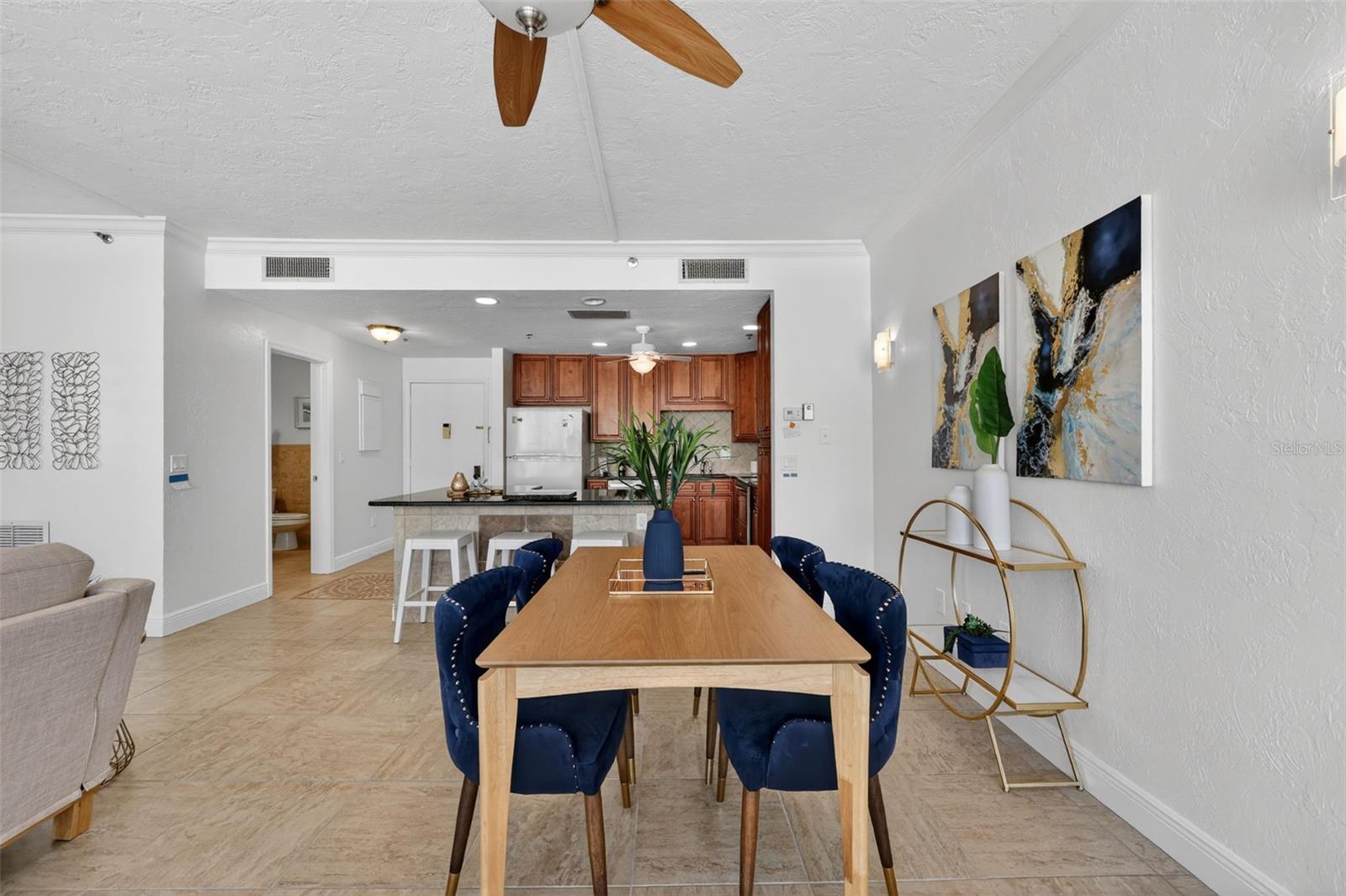 Image 6 of 39 For 1102 Benjamin Franklin Drive Ph 809