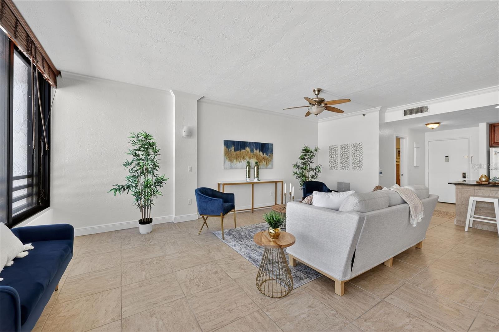 Image 8 of 39 For 1102 Benjamin Franklin Drive Ph 809