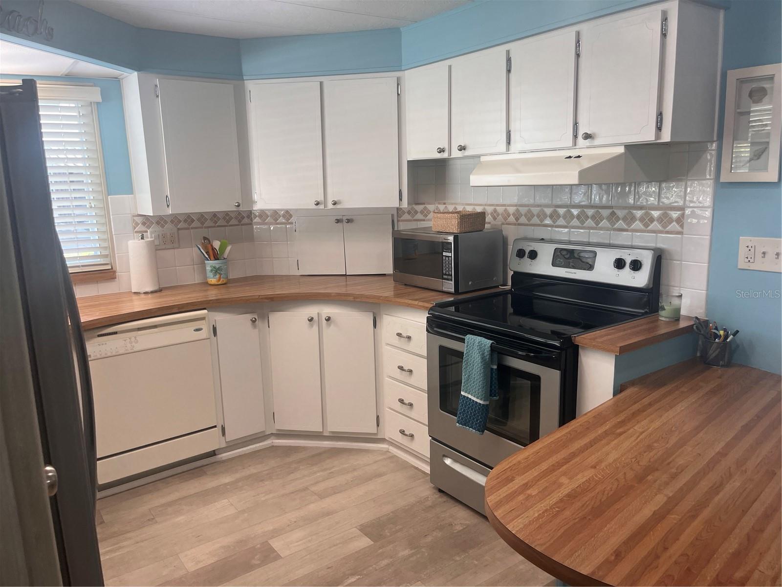 Image 12 of 20 For 5316 53rd Avenue E O12