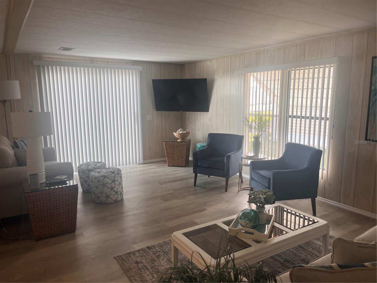 Image 4 of 20 For 5316 53rd Avenue E O12