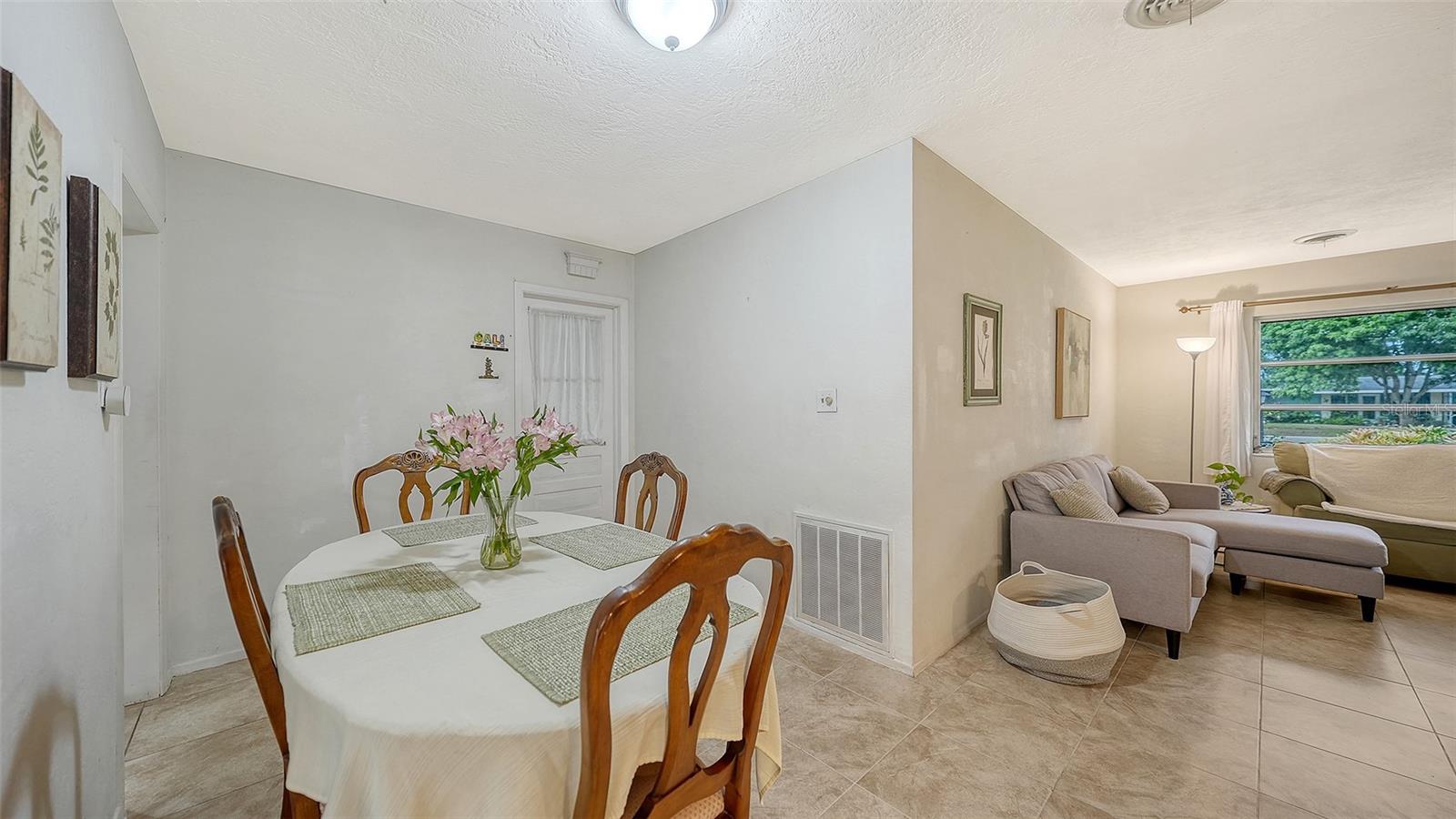 Image 11 of 59 For 5003 9th Street Court E