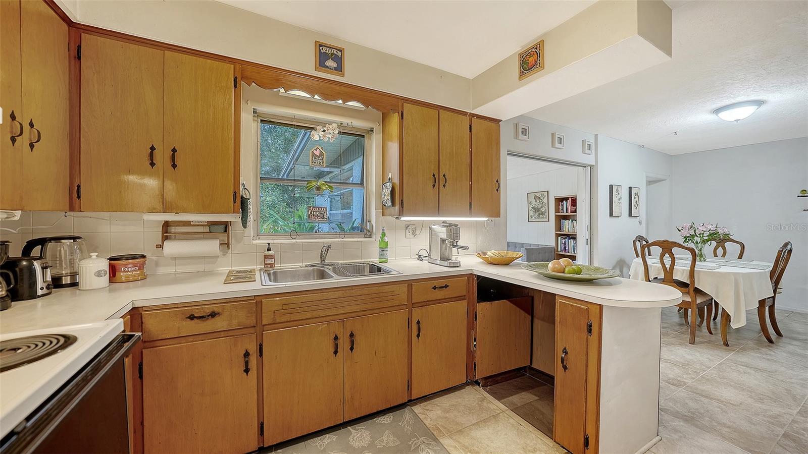 Image 18 of 59 For 5003 9th Street Court E